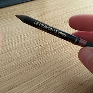 CHANEL Makeup - Chanel Lip Liner 05 Mordore' Nude CHANEL Makeup - Chanel Lip Liner 05 Mordore' Nude